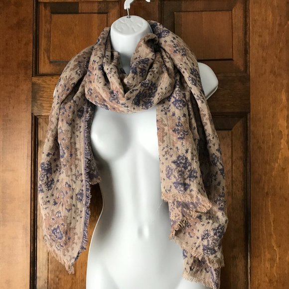 Beige w/Blue & Tan Geometrics Scarf/Wrap w/Fringed Edges 74" x 28 - Picture 5 of 10